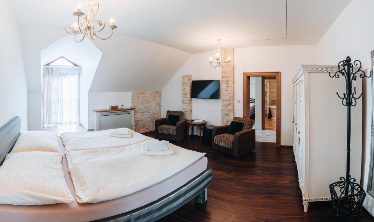 Kastely Grof Zichy Hotel Haniska Eksteriør billede